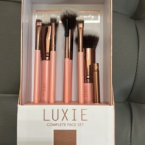 Luxie complete face set of brushes